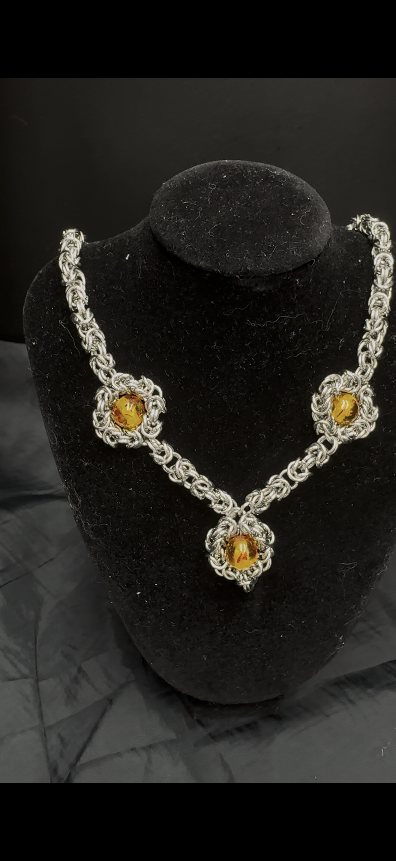 Cracked sunstone chain